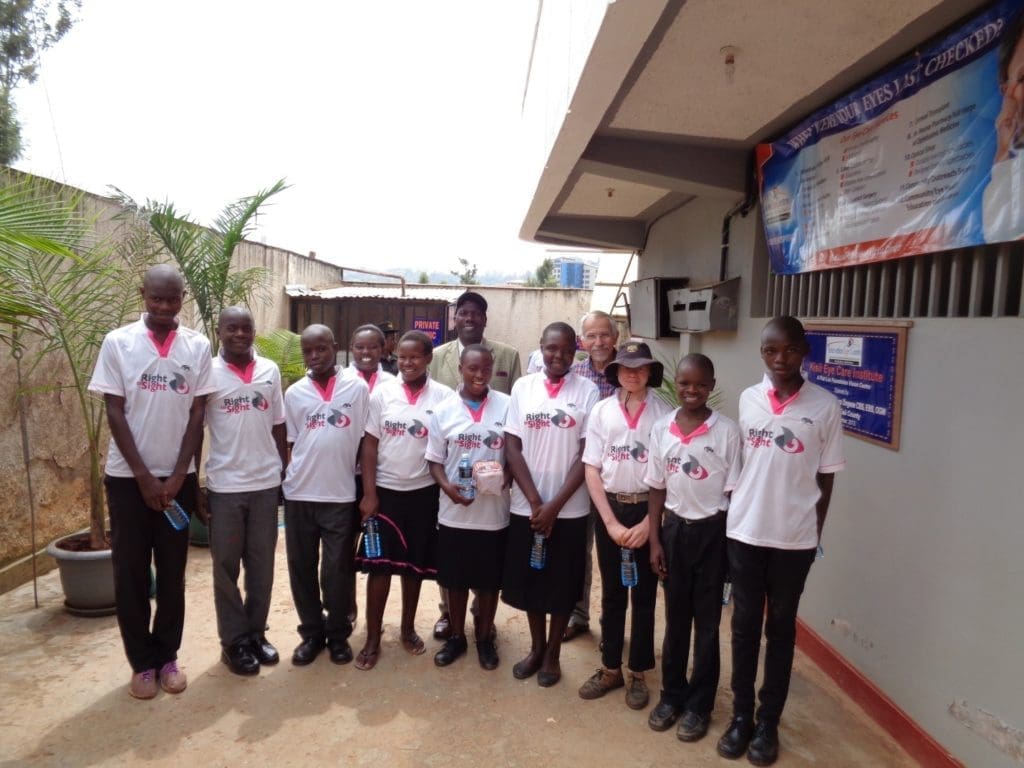 RIGHT TO SIGHT FOOTBALL TEAM WITH DR.KNUT