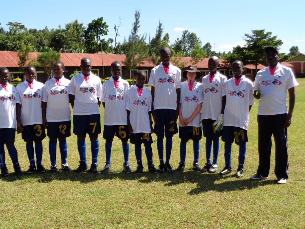 Right to Sights fotballag. Felix er nr. 4 fra venstre.