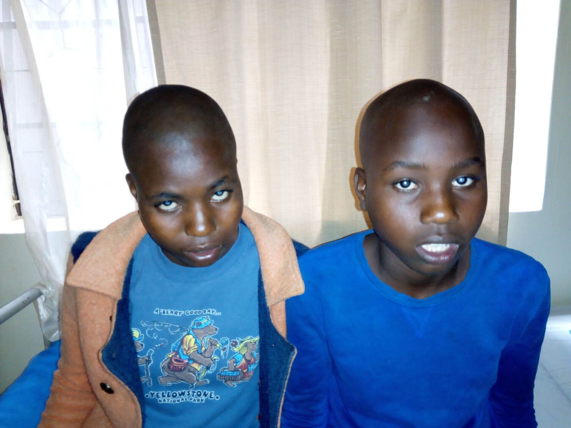 Jenter med grå stær